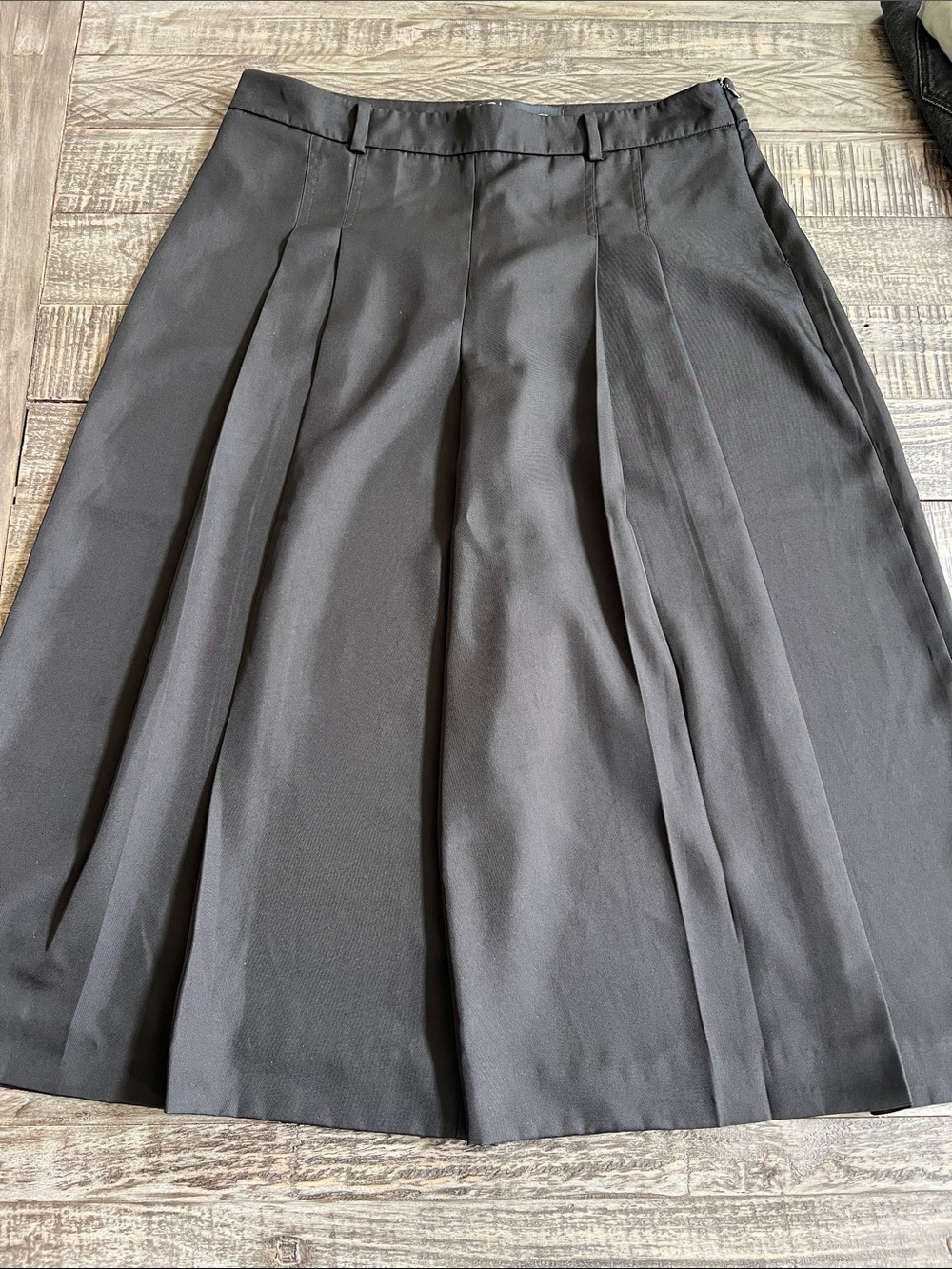 Zara Classic Black Pleated A-Line culottes size L like NEW